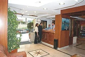 Mediterraneo Apts فندق نيرخا