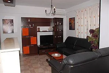 Mediterraneo Apts فندق نيرخا