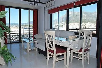 Mediterraneo Apts * نيرخا