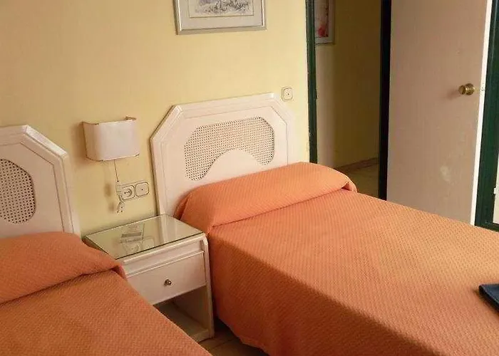 Mediterraneo Apts * Nerja