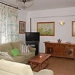 Mediterraneo Apts מלון *