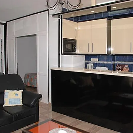 Mediterraneo Apts Otel *