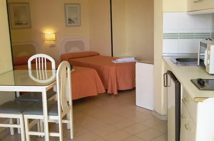 Mediterraneo Apts * Nerja