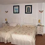 Mediterraneo Apts * Nerja