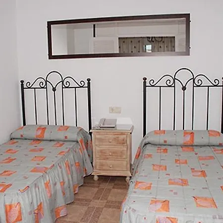 Mediterraneo Apts ホテル ネルハ